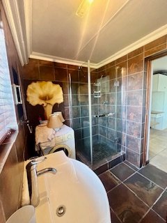 4 Bedroom Property for Sale in Outeniqua Strand Western Cape